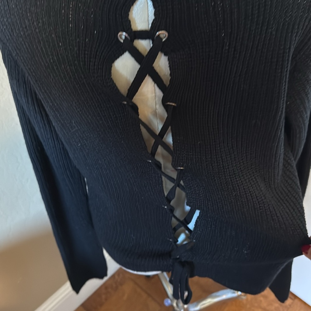 Fashion Nova Women’s Black Sweater Crisscross tie at Back New no tag Size Large - Picture 13 of 14
